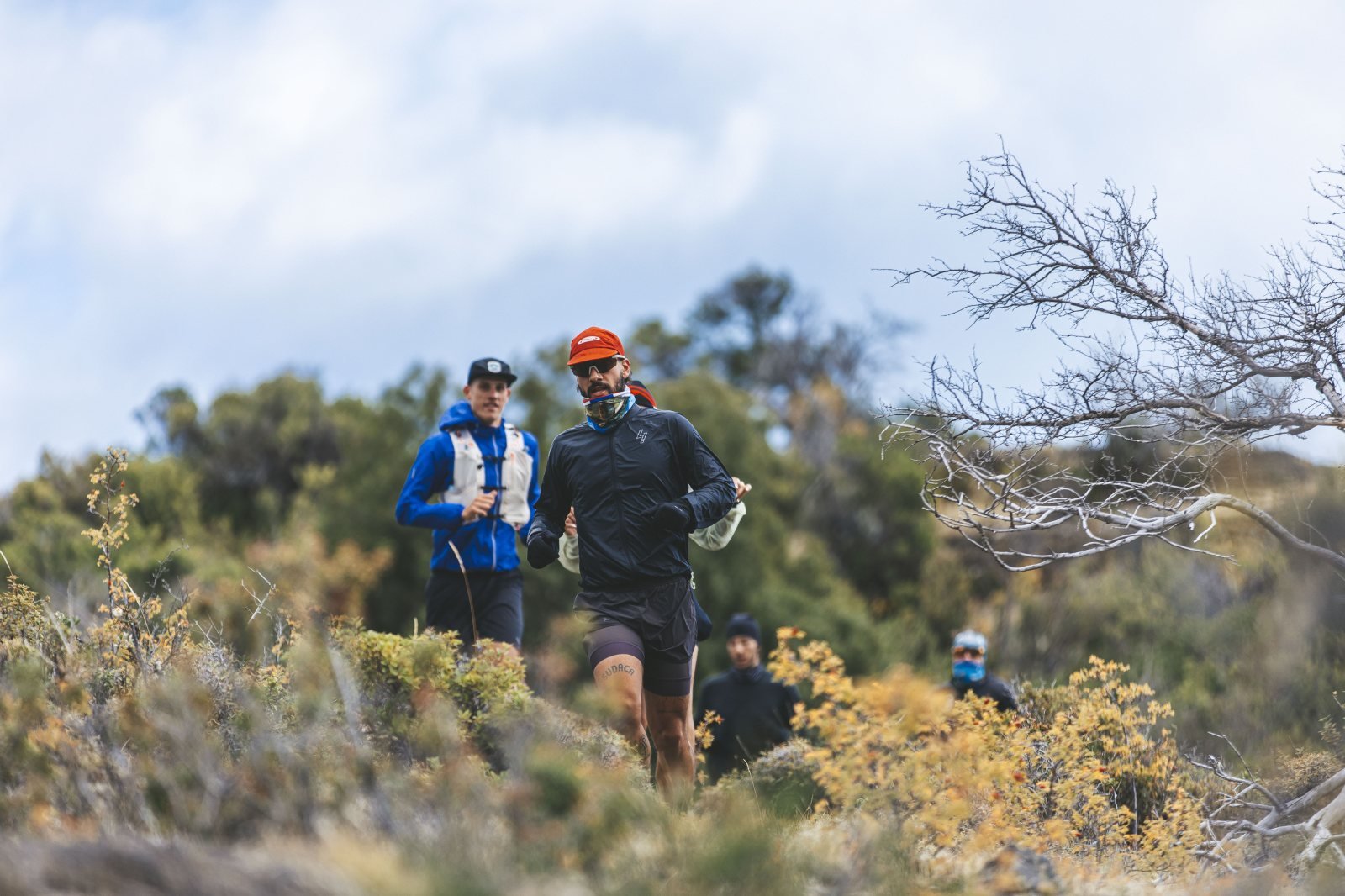 Trail run entre os arbustos · Patagônia Chilena