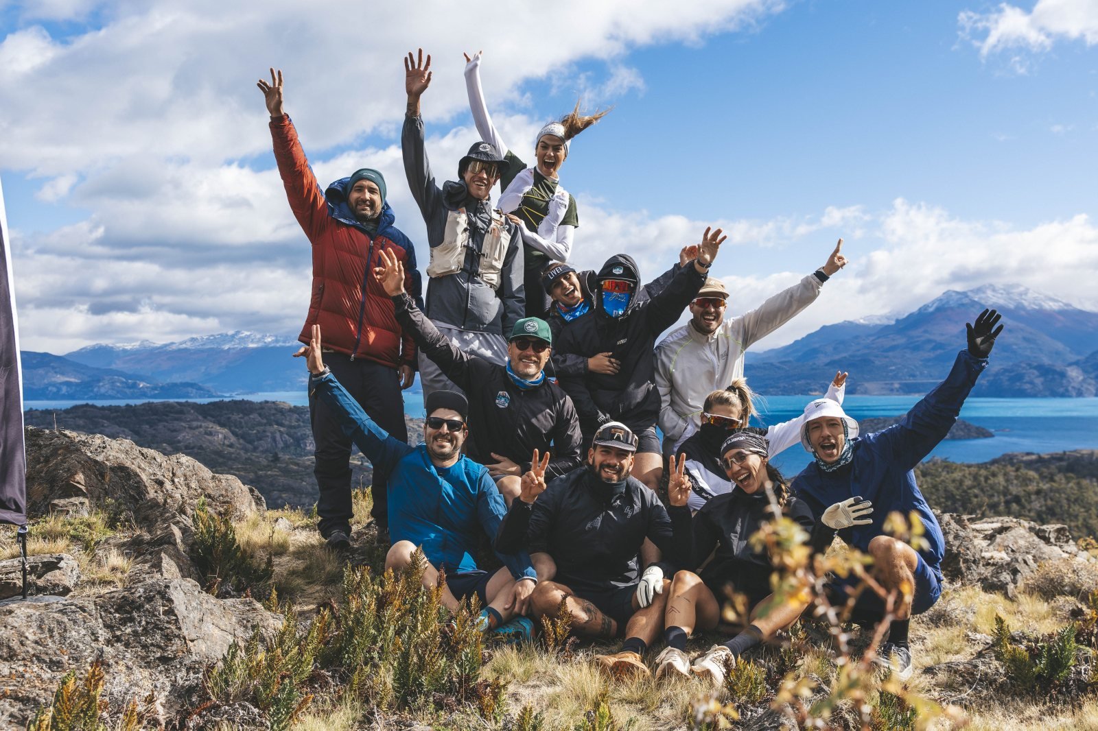 O grupo no topo · Lago General Carrera